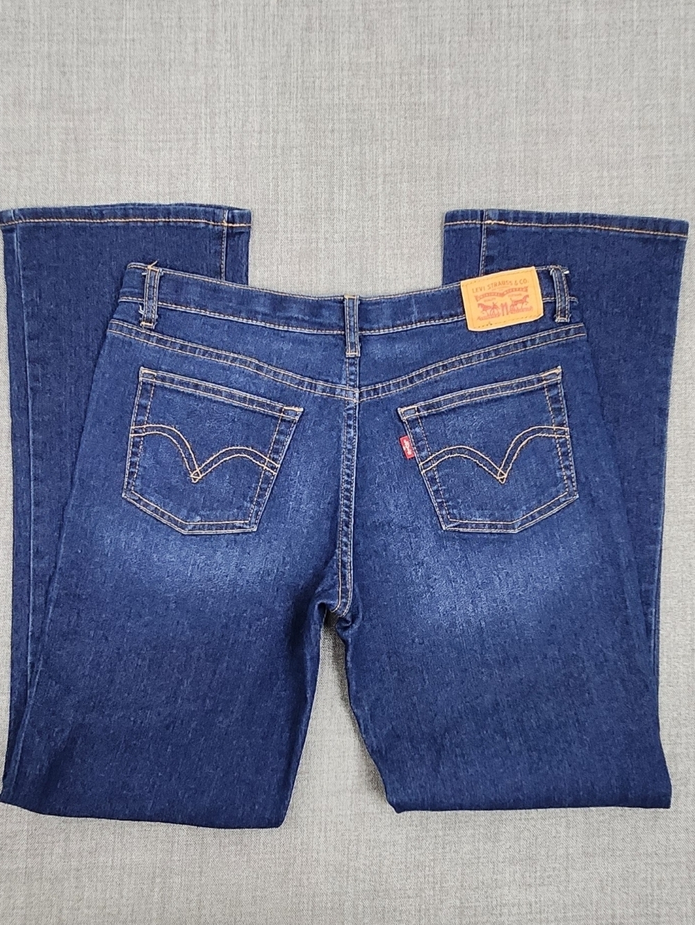 Levis Medium Wash Stretch Boot Cut Denim Jeans. 16. - Picture 4 of 12